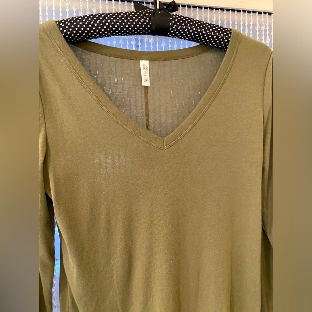 VICTORIA SECRET LONG SLEEVE TEE NWOT